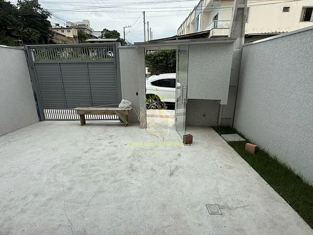Sobrado 3 quartos e 3 banheiros, à venda, no bairro Areias em Camboriú
