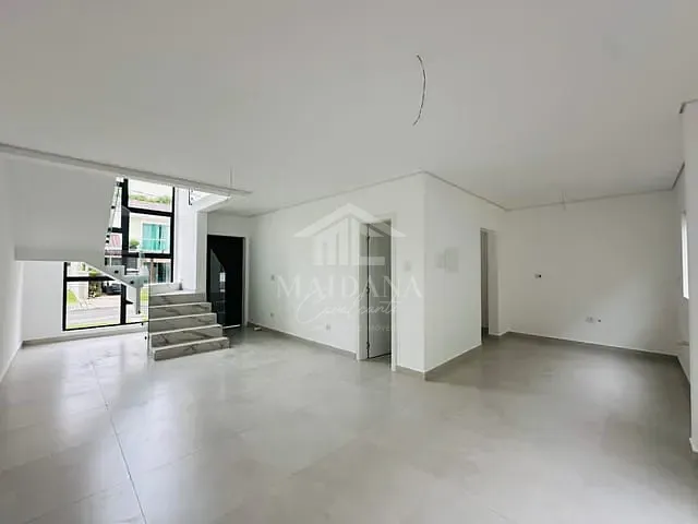 Sobrado com 141m² 3 quartos e 2 banheiros, à venda, no bairro Itália em São José dos Pinhais