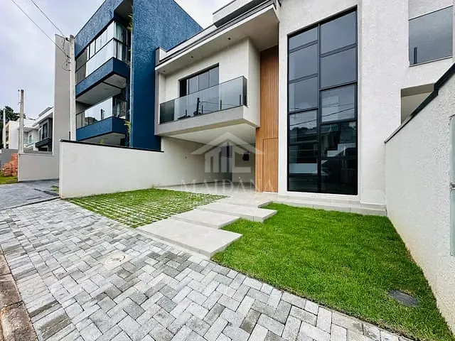 Sobrado com 141m² 3 quartos e 2 banheiros, à venda, no bairro Itália em São José dos Pinhais