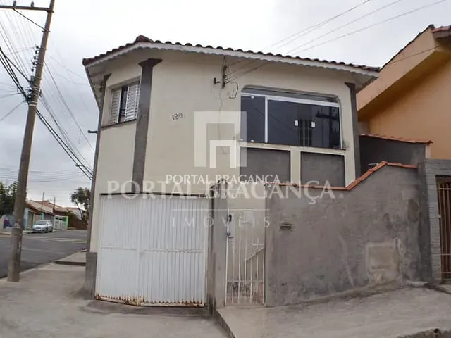 Sobrado com 170m² 2 quartos e 1 banheiro, à venda, no bairro Vila Mota em Bragança Paulista