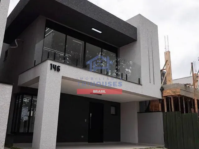 Sobrado com 190m² 4 quartos e 2 banheiros, à venda, no bairro Santa Cândida em Curitiba