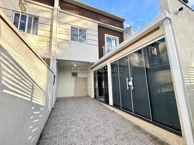 Sobrado com 96m² 3 quartos e 2 banheiros, à venda, no bairro Alto Boqueirão em Curitiba