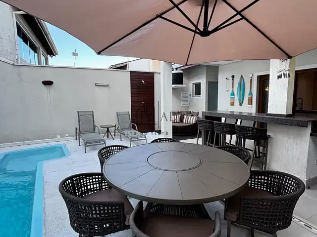 Sobrado 3 quartos e 4 banheiros, à venda, no bairro Jardim Nathalie em Mogi das Cruzes