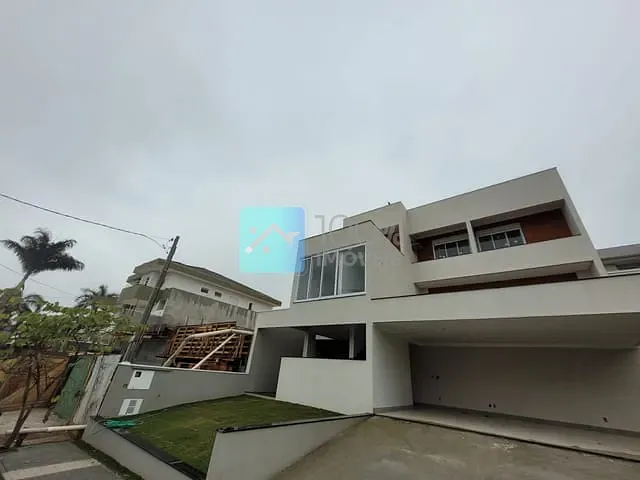 Sobrado com 450m² 3 quartos e 3 banheiros, à venda, no bairro Urbanova em São José dos Campos