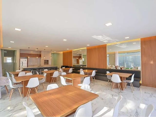 Sobrado 3 quartos e 2 banheiros, à venda, no bairro Campo Comprido em Curitiba