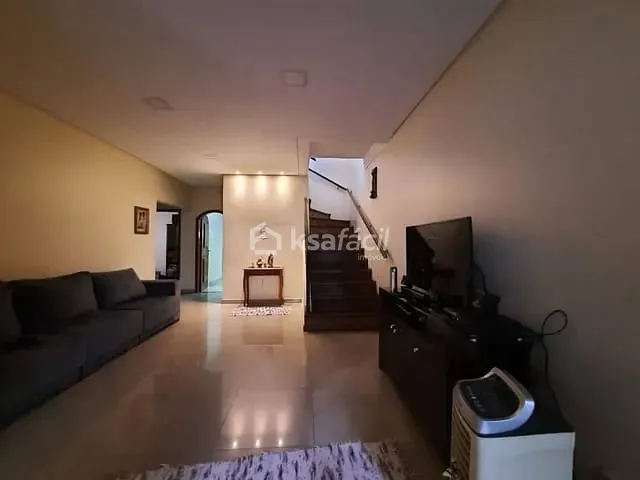 Sobrado com 300m² 6 quartos e 4 banheiros, à venda, no bairro Vila Alba em Campo Grande