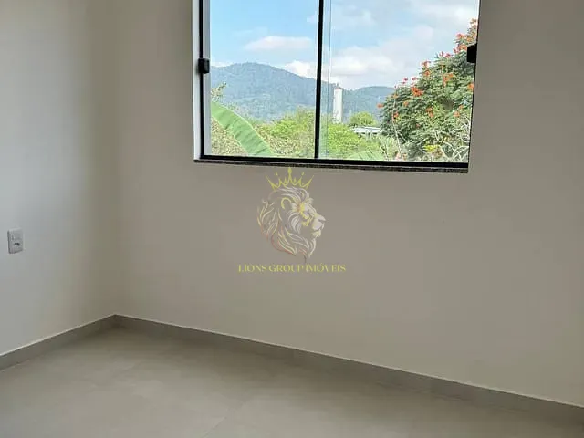 Sobrado 3 quartos e 3 banheiros, à venda, no bairro Rio Pequeno em Camboriú