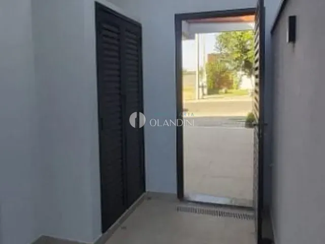 Sobrado com 360m² 3 quartos e 2 banheiros, à venda, no bairro Secção A em Holambra