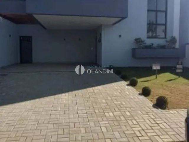 Sobrado com 360m² 3 quartos e 2 banheiros, à venda, no bairro Secção A em Holambra