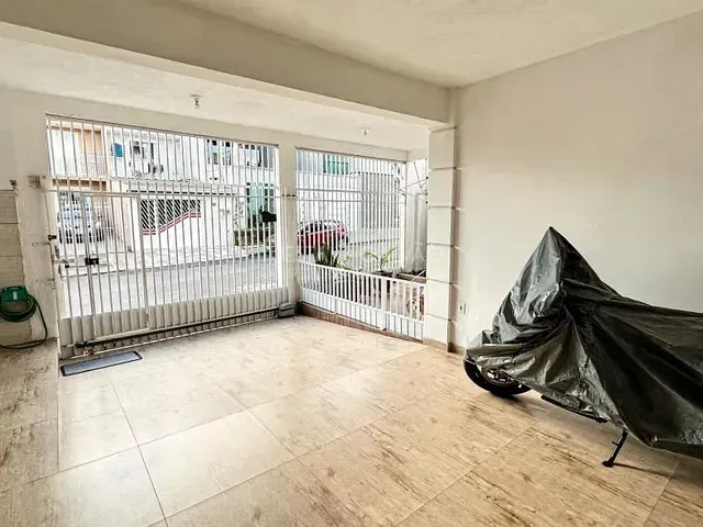 Sobrado com 200m² 2 quartos e 3 banheiros, à venda, no bairro Umbará em Curitiba