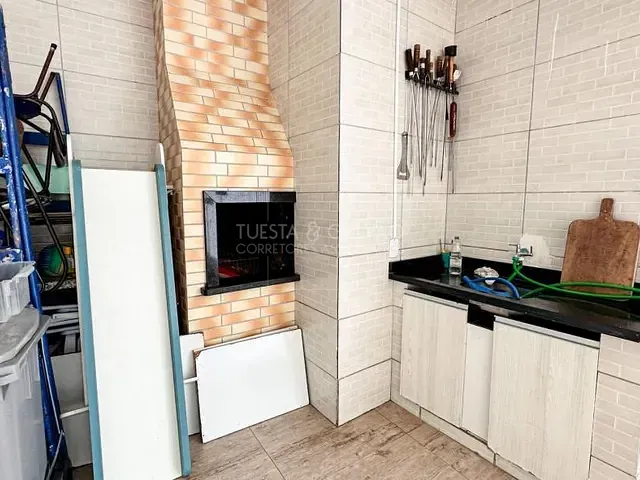 Sobrado com 200m² 2 quartos e 3 banheiros, à venda, no bairro Umbará em Curitiba