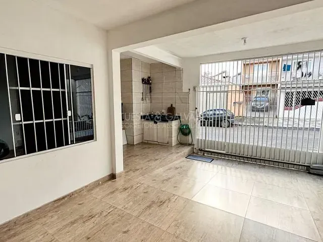 Sobrado com 200m² 2 quartos e 3 banheiros, à venda, no bairro Umbará em Curitiba