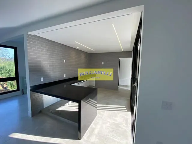 Sobrado com 250m² 3 quartos e 4 banheiros, à venda, no bairro Engordadouro em Jundiaí