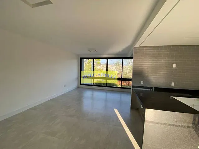 Sobrado com 250m² 3 quartos e 4 banheiros, à venda, no bairro Engordadouro em Jundiaí