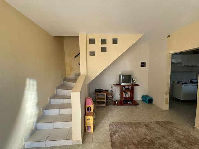 Sobrado com 358m² 4 quartos e 3 banheiros, à venda, no bairro Parque Valença I em Campinas