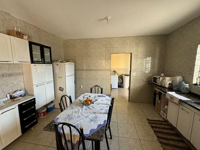 Sobrado com 358m² 4 quartos e 3 banheiros, à venda, no bairro Parque Valença I em Campinas