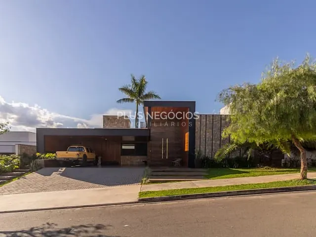 Casa com 1024m² 3 quartos e 6 banheiros, à venda, no bairro Jardim Residencial Saint Patrick em Sorocaba