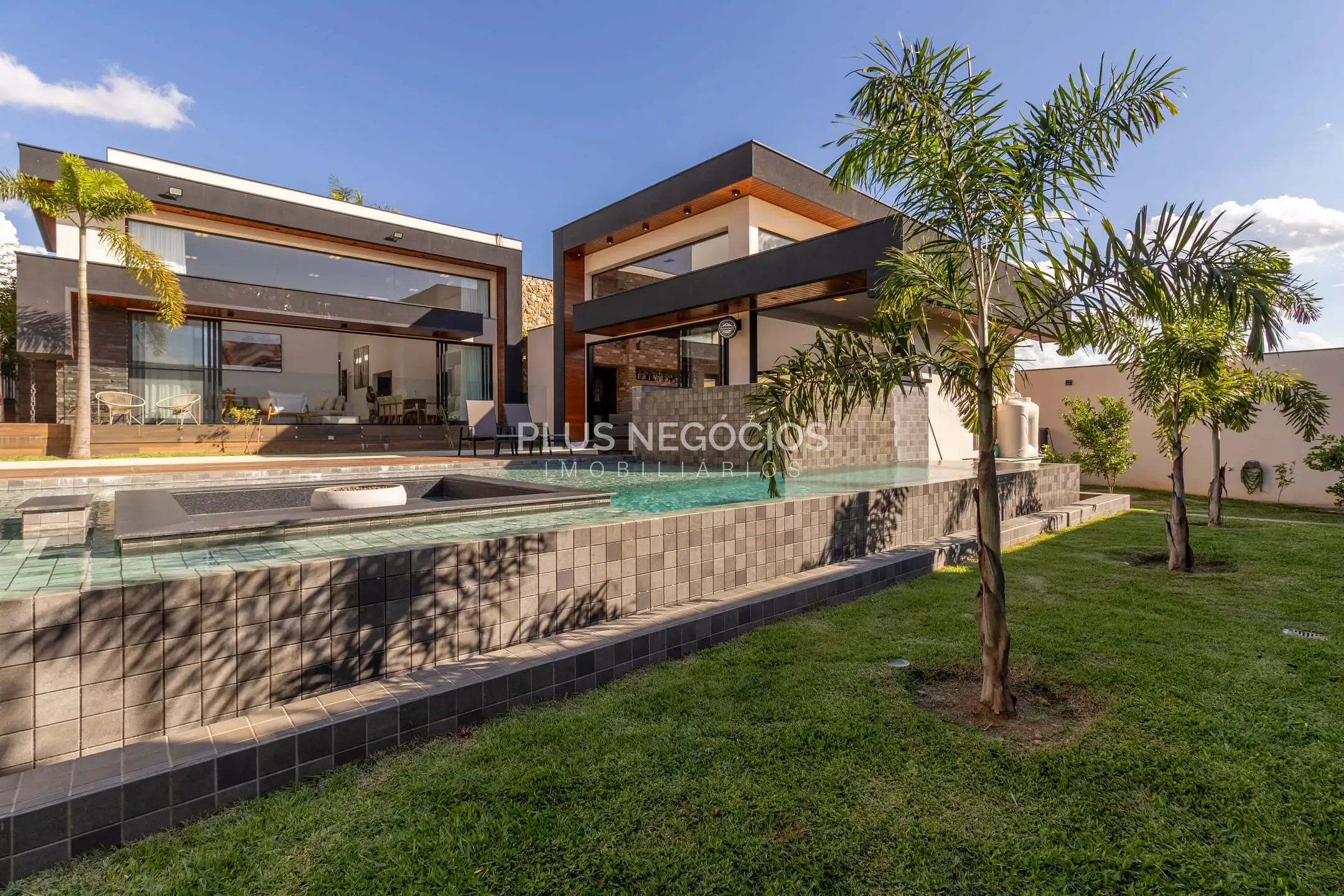 Casa, 3 quartos, 467 m² - Foto 1