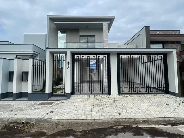 Sobrado com 160m² 3 quartos e 2 banheiros, à venda, no bairro Areias em Tijucas