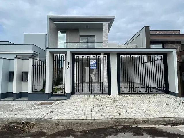 Sobrado com 160m² 3 quartos e 2 banheiros, à venda, no bairro Areias em Tijucas