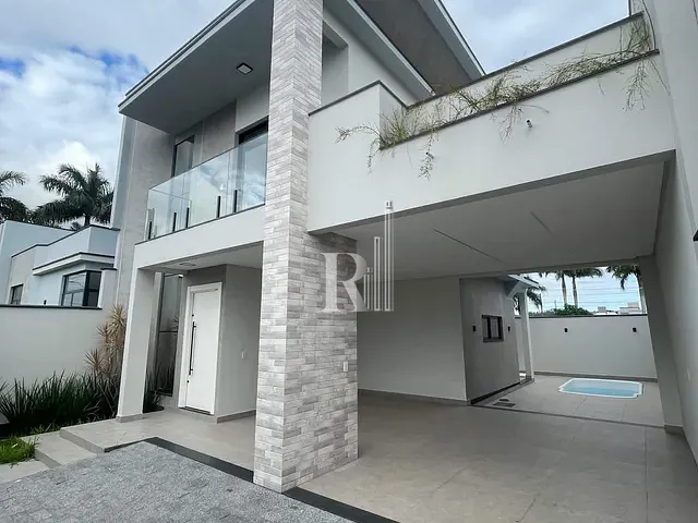 Sobrado com 160m² 3 quartos e 2 banheiros, à venda, no bairro Areias em Tijucas