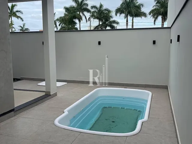 Sobrado com 160m² 3 quartos e 2 banheiros, à venda, no bairro Areias em Tijucas