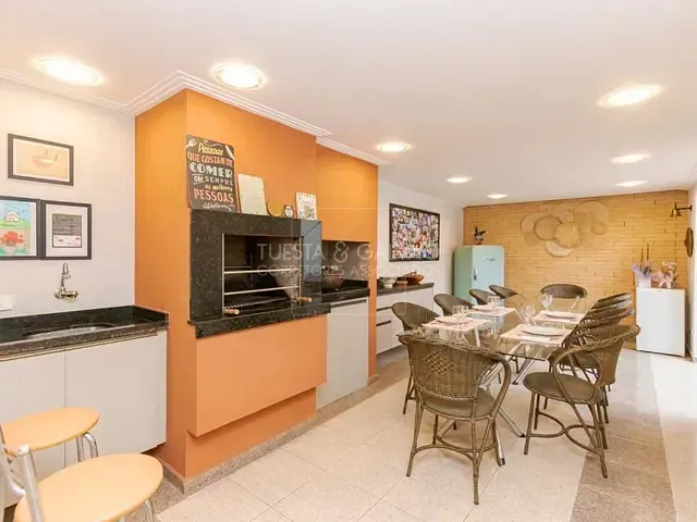 Sobrado com 200m² 3 quartos e 2 banheiros, à venda, no bairro Abranches em Curitiba