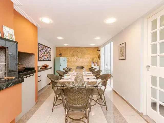 Sobrado com 200m² 3 quartos e 2 banheiros, à venda, no bairro Abranches em Curitiba
