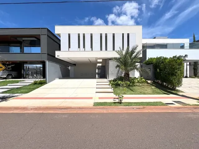 Sobrado com 360m² 4 quartos e 5 banheiros, à venda, no bairro Parque Residencial Damha IV em Campo Grande