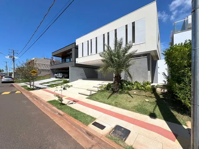 Sobrado com 360m² 4 quartos e 5 banheiros, à venda, no bairro Parque Residencial Damha IV em Campo Grande