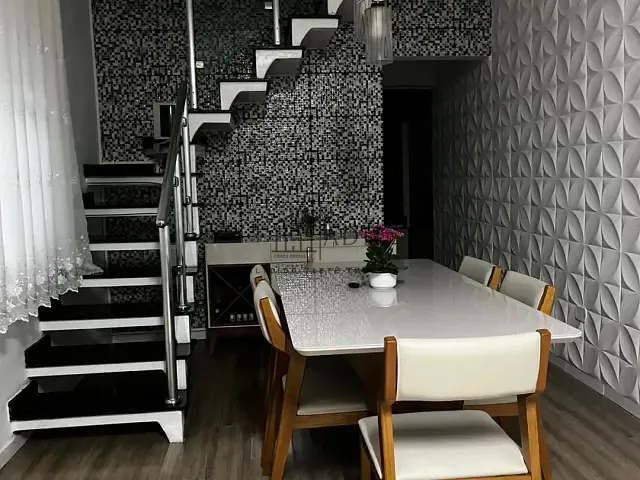 Sobrado com 150m² 4 quartos e 3 banheiros, à venda, no bairro Parque Maria Helena em Suzano