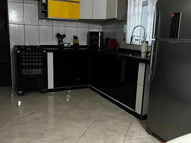 Sobrado com 150m² 4 quartos e 3 banheiros, à venda, no bairro Parque Maria Helena em Suzano