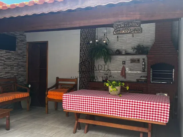 Sobrado com 150m² 4 quartos e 3 banheiros, à venda, no bairro Parque Maria Helena em Suzano