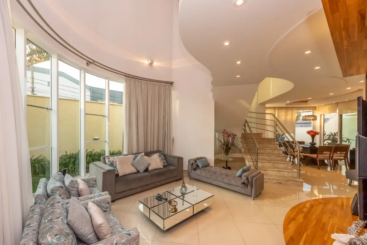 Sobrado para venda em Jardim Santa Marta com 3 quartos, sendo 3 suítes, 672m²
