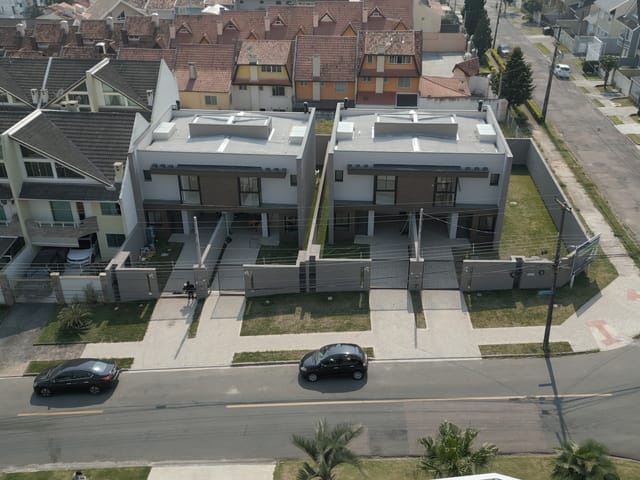 Sobrado 3 quartos e 2 banheiros, à venda, no bairro Atuba em Curitiba