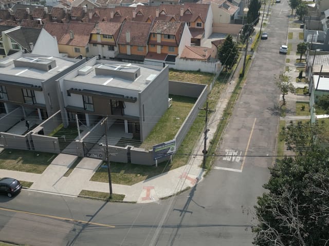 Sobrado 3 quartos e 2 banheiros, à venda, no bairro Atuba em Curitiba