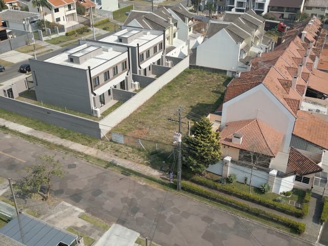 Sobrado 3 quartos e 2 banheiros, à venda, no bairro Atuba em Curitiba