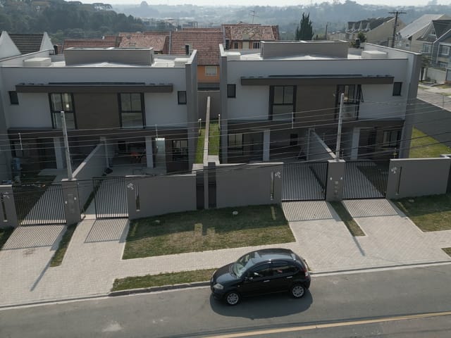 Sobrado 3 quartos e 2 banheiros, à venda, no bairro Atuba em Curitiba