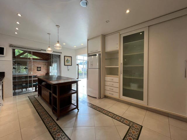 Casa com 782m² 3 quartos e 4 banheiros, à venda, no bairro São Gabriel em Colombo
