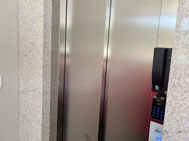 Sobrado com 402m² 3 quartos e 4 banheiros, à venda, no bairro Centro em Camboriú