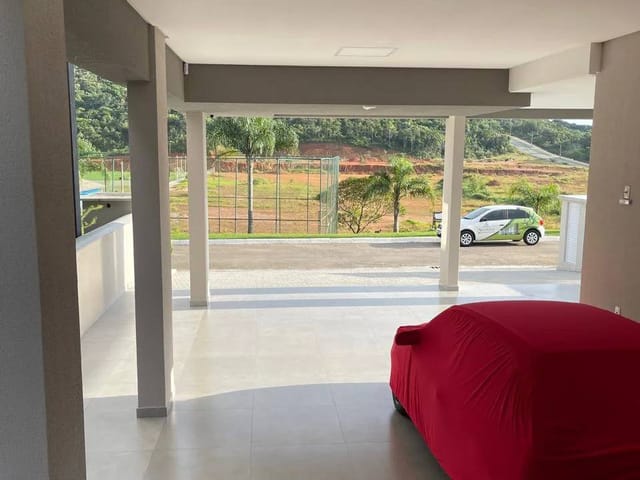 Sobrado com 402m² 3 quartos e 4 banheiros, à venda, no bairro Centro em Camboriú