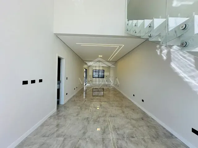 Sobrado com 130m² 3 quartos e 2 banheiros, à venda, no bairro Costeira em São José dos Pinhais