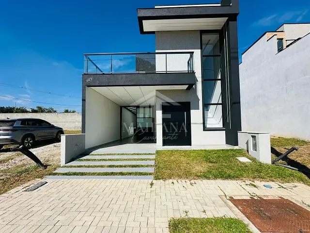 Sobrado com 130m² 3 quartos e 2 banheiros, à venda, no bairro Costeira em São José dos Pinhais