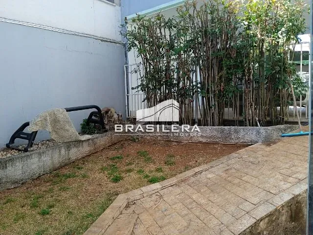 Sobrado com 456m² 5 quartos e 4 banheiros, à venda, no bairro Jardins Madri em Rua Madri 4