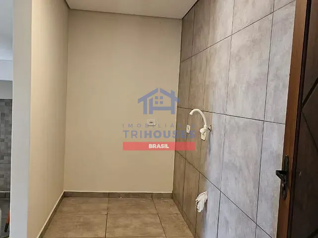 Sobrado 2 quartos e 2 banheiros, à venda, no bairro Iguaçu em Fazenda Rio Grande