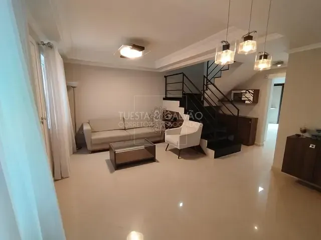 Sobrado 3 quartos e 2 banheiros, à venda, no bairro Santa Felicidade em Curitiba