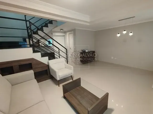 Sobrado 3 quartos e 2 banheiros, à venda, no bairro Santa Felicidade em Curitiba