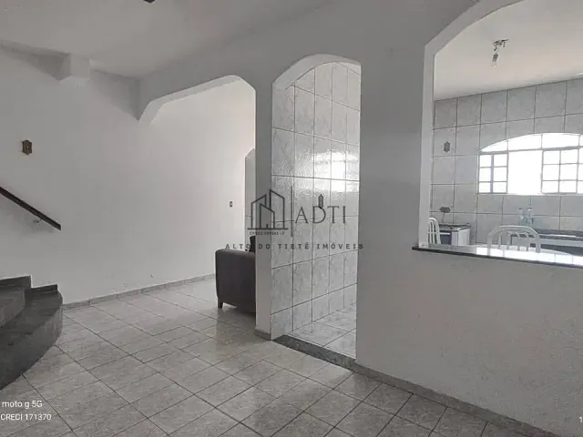 Sobrado com 500m² 3 quartos e 3 banheiros, à venda, no bairro Jardim Jussara em Mogi das Cruzes