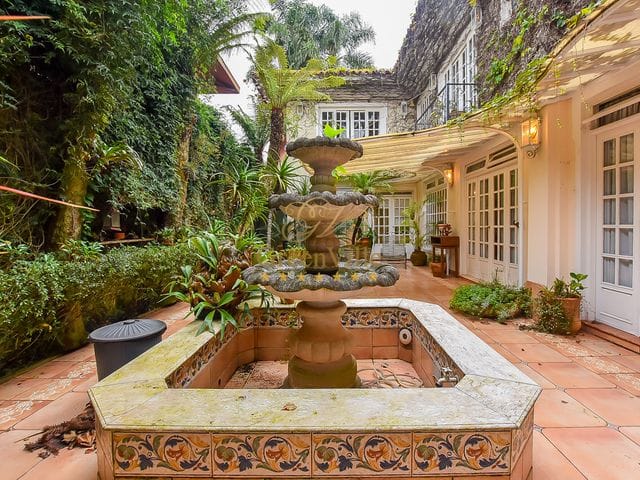 Casa com 471m² 4 quartos e 5 banheiros, à venda, no bairro Ahú em Curitiba