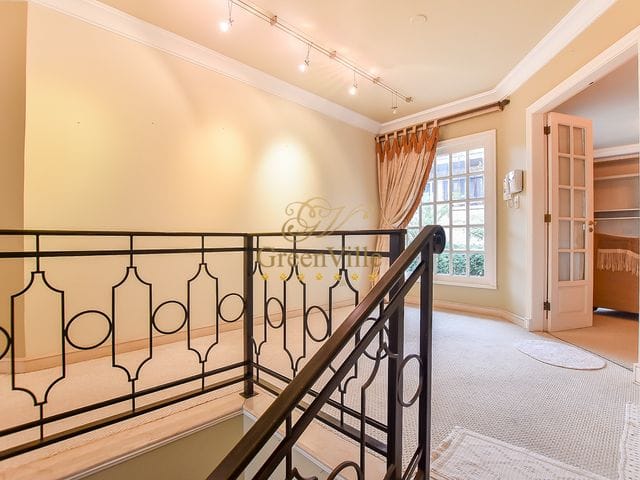 Casa com 471m² 4 quartos e 5 banheiros, à venda, no bairro Ahú em Curitiba